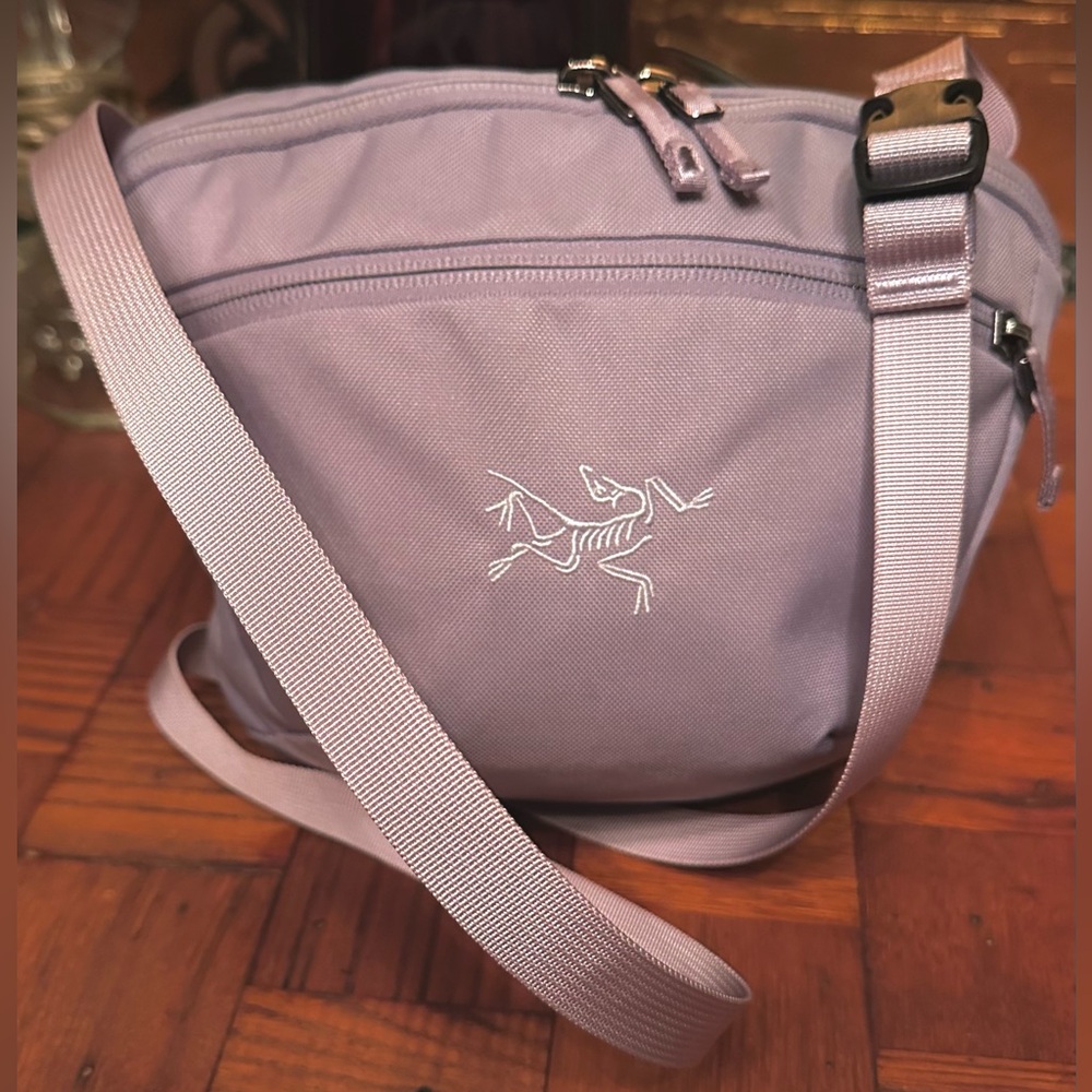 Travel Light🧘🏽‍♀️ ARC’TERYX Mantis 2 ‘Velocity’ Waist Pack